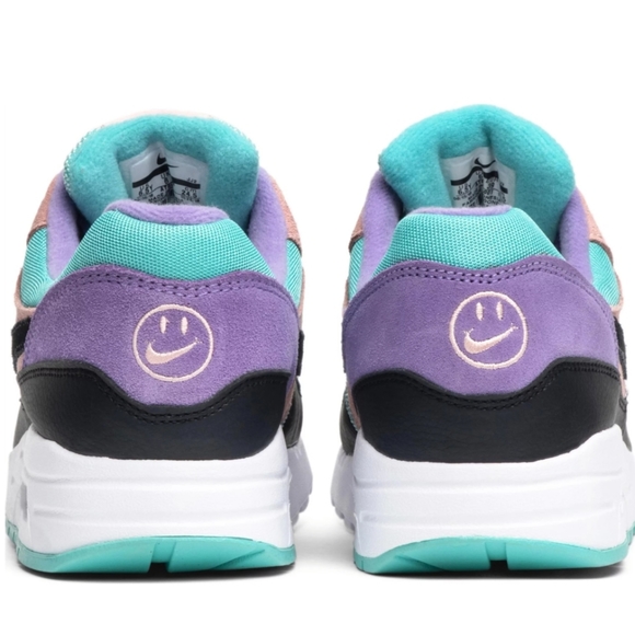 Boy's Nike Air Max 1 Have A Nike Day. - Picture 9 of 10